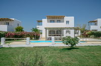 Grand Villa with 5 bedrooms, hot tub and sea view